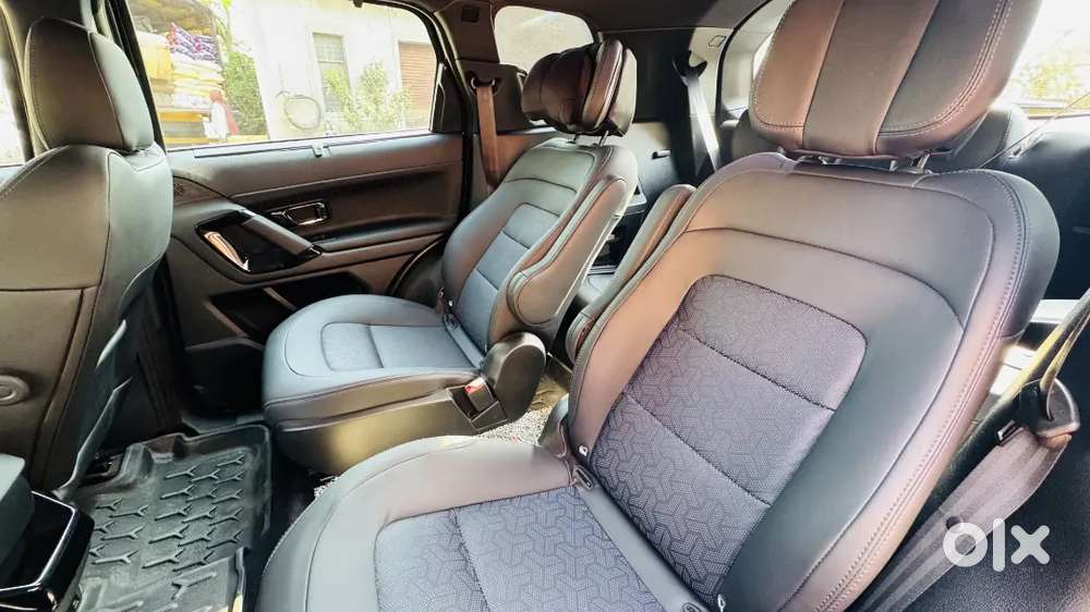 Tata Safari 6 Seater Diesel At Dark Edition Top Model