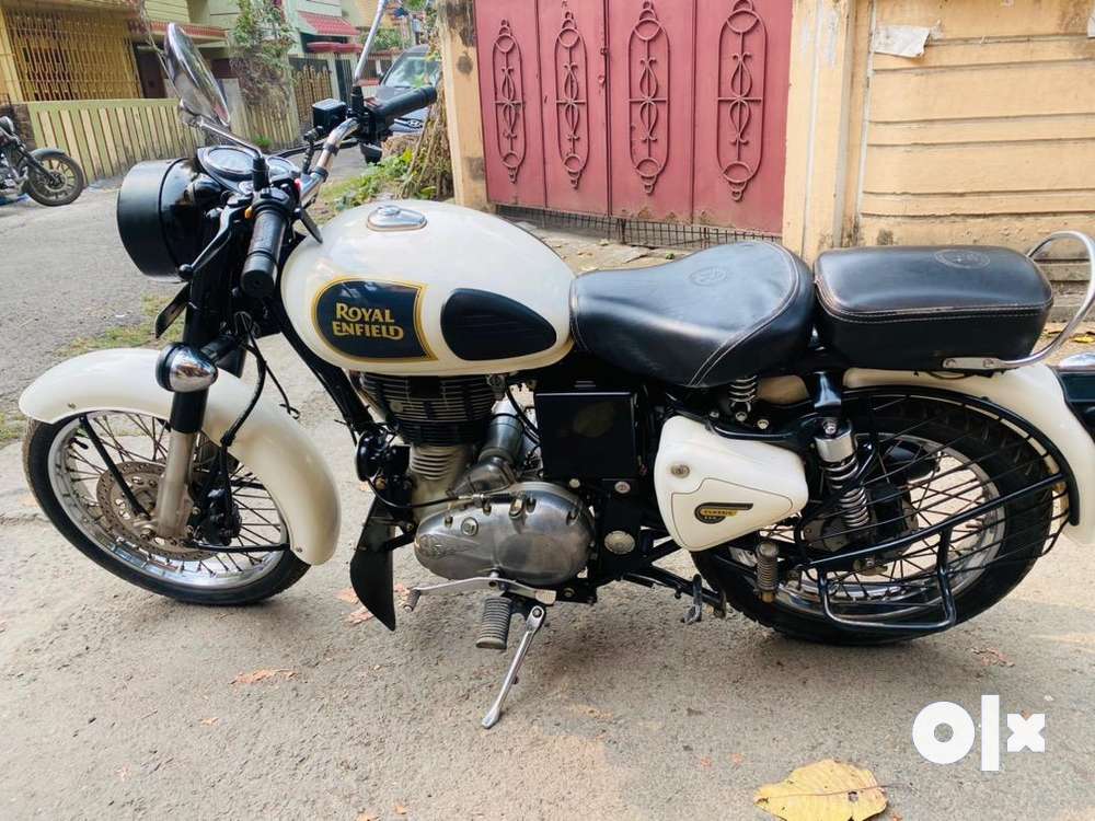 Royal enfield discount white colour price