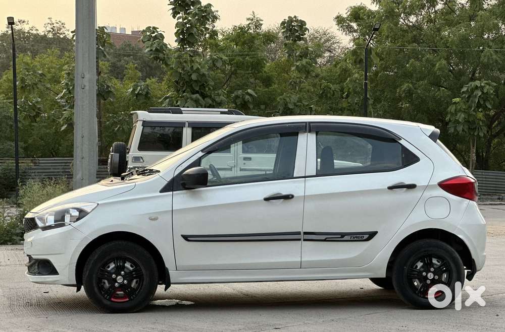 Tata Tiago 1.2 Revotron Xt (o), 2018, Petrol