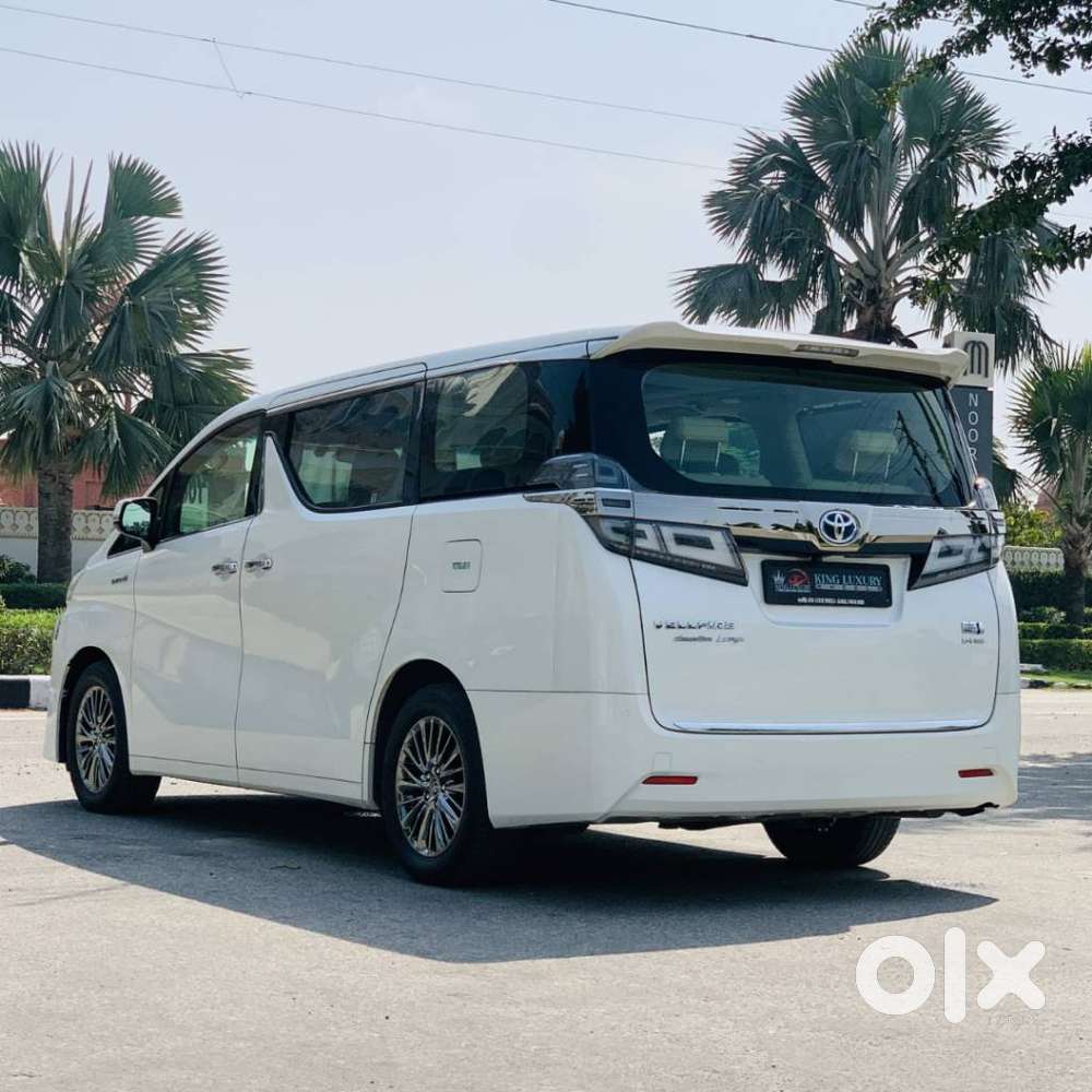 Toyota Vellfire Vip &ndash; Executive Lounge, 2023
