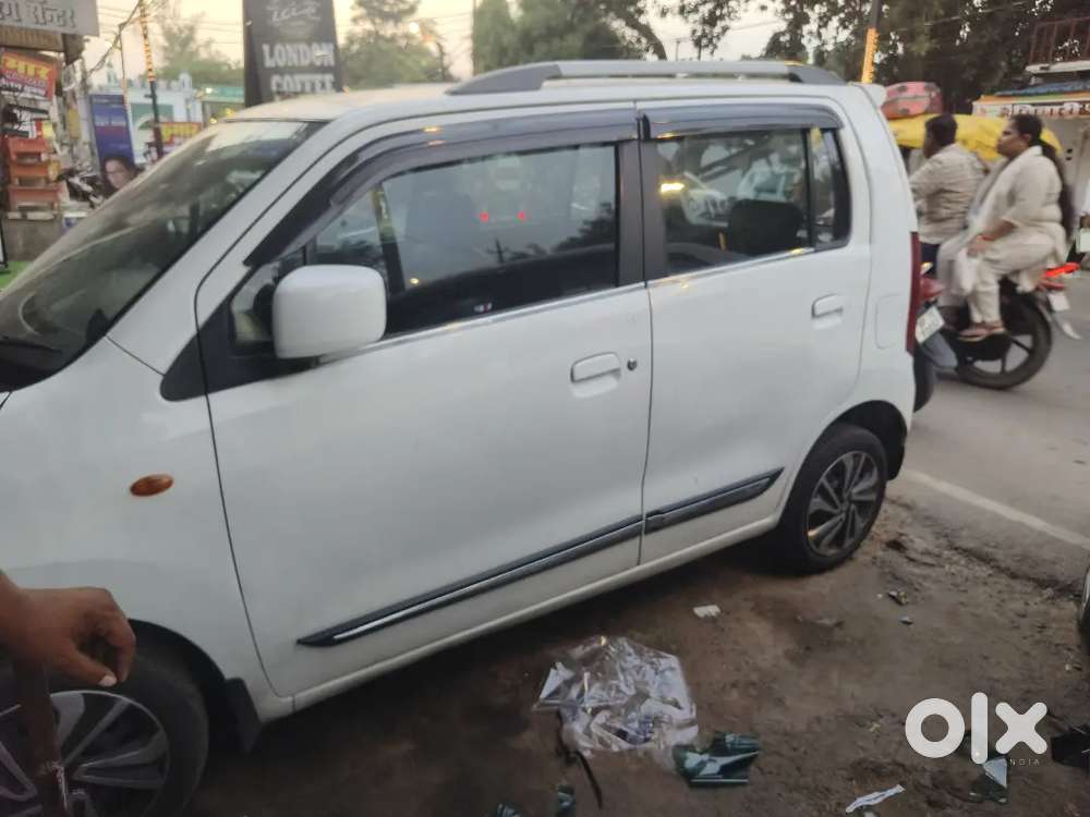 Doosri Car Leni H