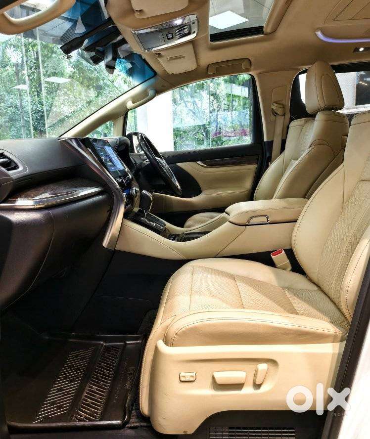 Toyota Vellfire Vip – Executive Lounge, 2022, Petrol