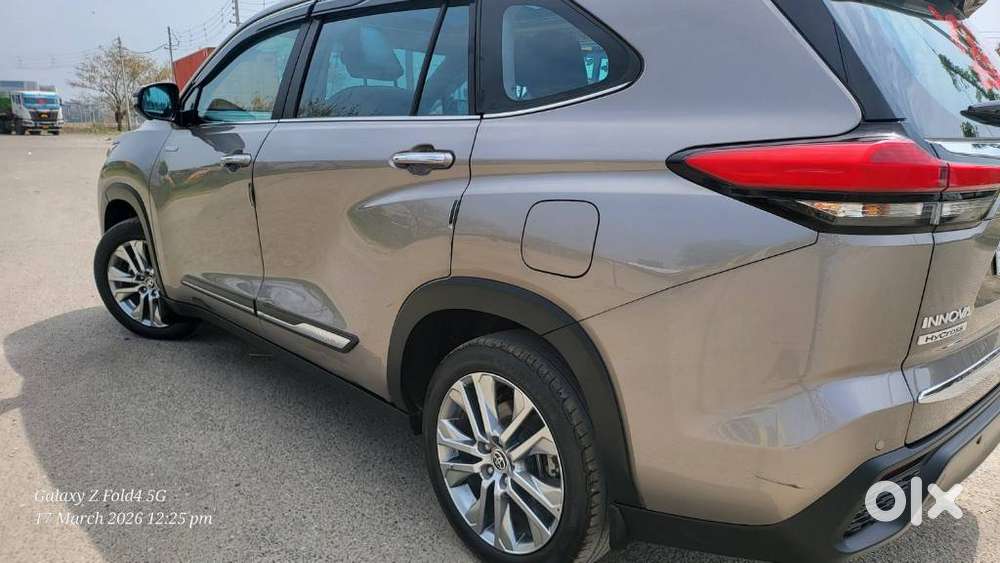 Toyota Innova Hycross 2.0 Zx (o) Hybrid 7 Str, 2024, Electric