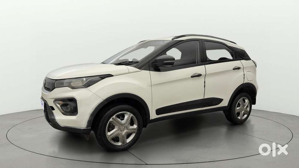 Tata Nexon 1.5 Revotorq Xma Plus (s) Amt, 2022, Petrol