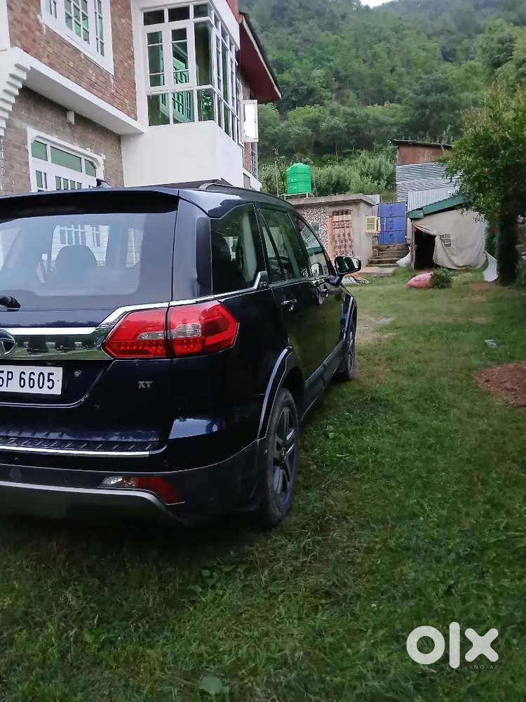 Luxury 7 Seater Suv, Featuristic,