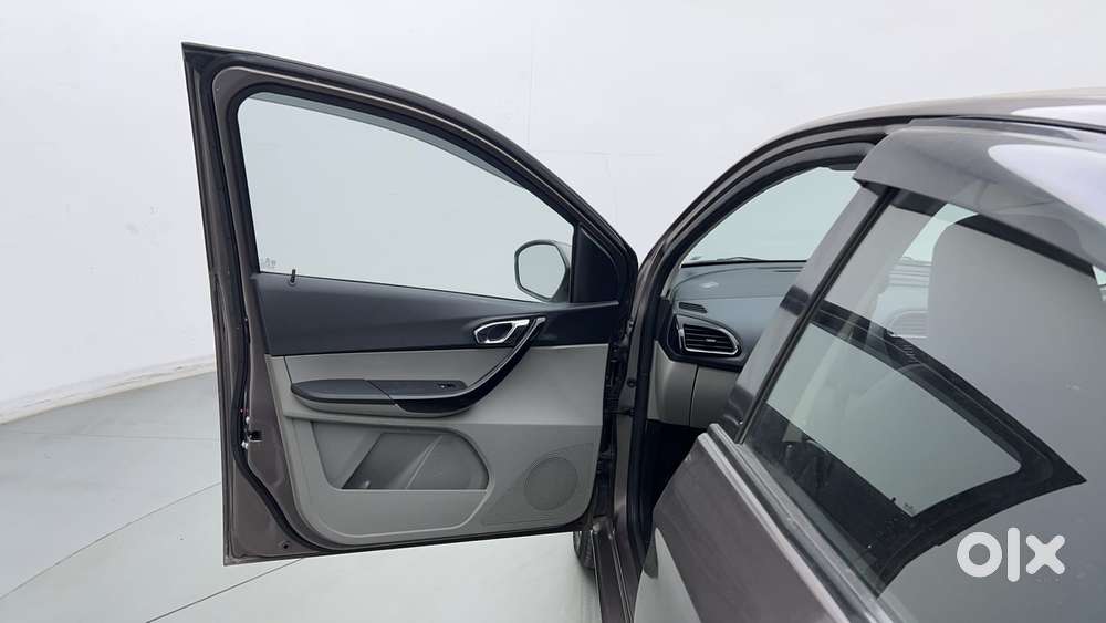 Tata Tiago Xz, 2017, Petrol