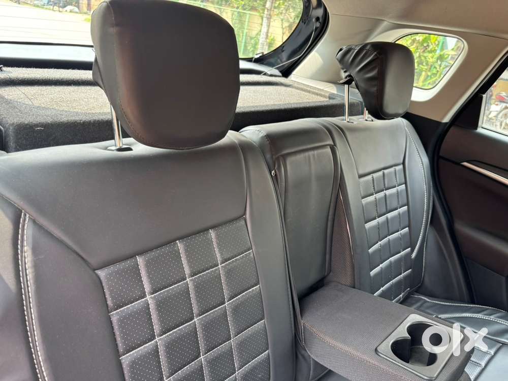 Maruti Suzuki Brezza Zxi Smart Hybrid With Sunroof Only 11000 Km