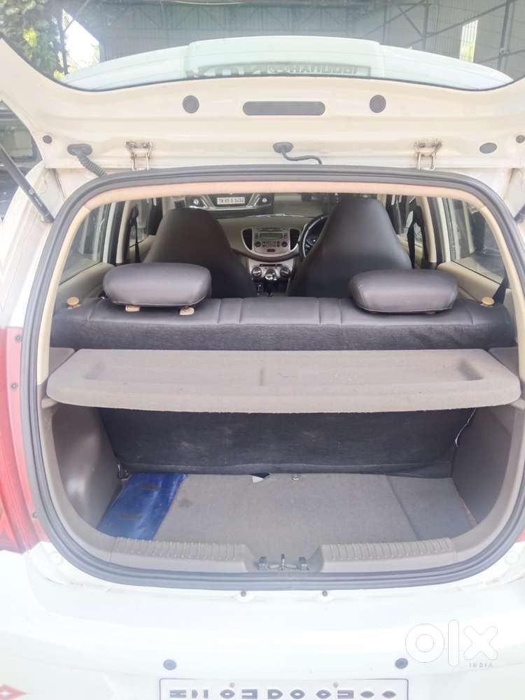 Hyundai I10 Sportz At, 2012, Petrol