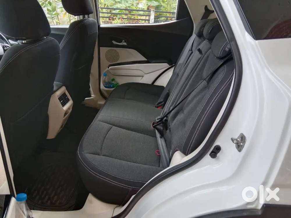 Mahindra Xuv 3xo Ax5 Petrol At 2025