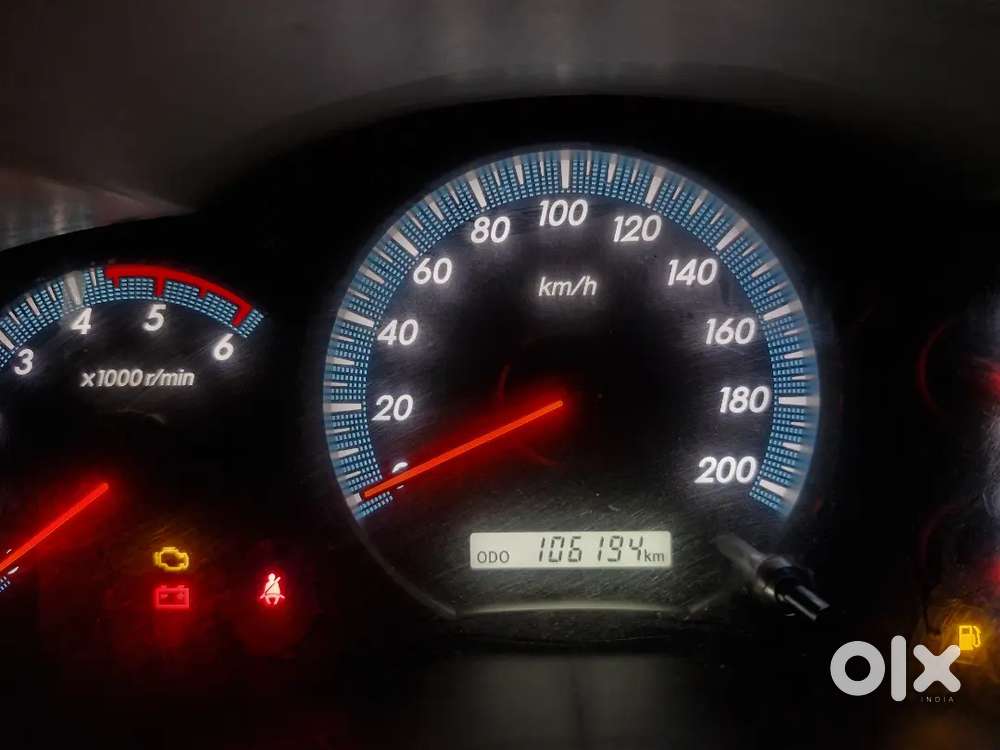 Toyota Innova 2014 Diesel 105000 Km Driven