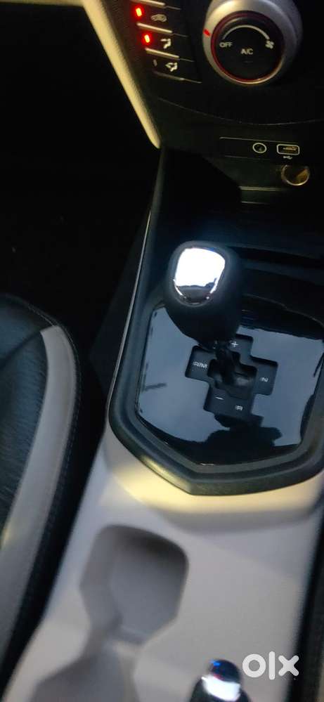 Mahindra Xuv300 1.2 W6 Amt Petrol, 2023, Petrol