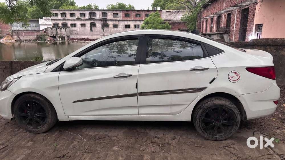 Hyundai Fluidic Verna 2012 Petrol Well Maintained