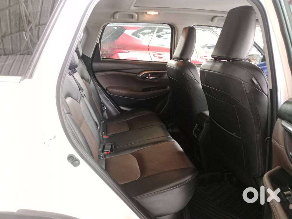 Toyota Urban Cruiser Hyryder, 2023, Petrol