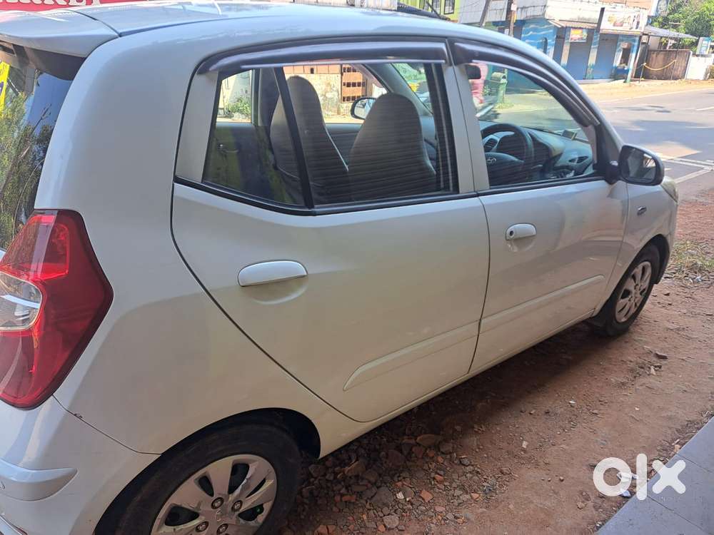 Hyundai I10 Sportz At, 2012, Petrol