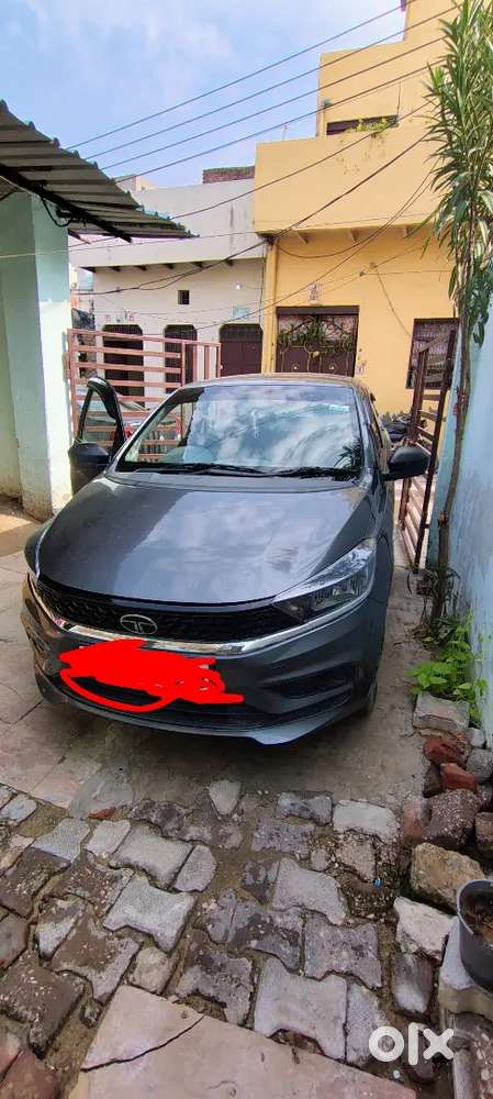 Tata Tigor Petrol 2024 (fully Loaded + Company Service Record)