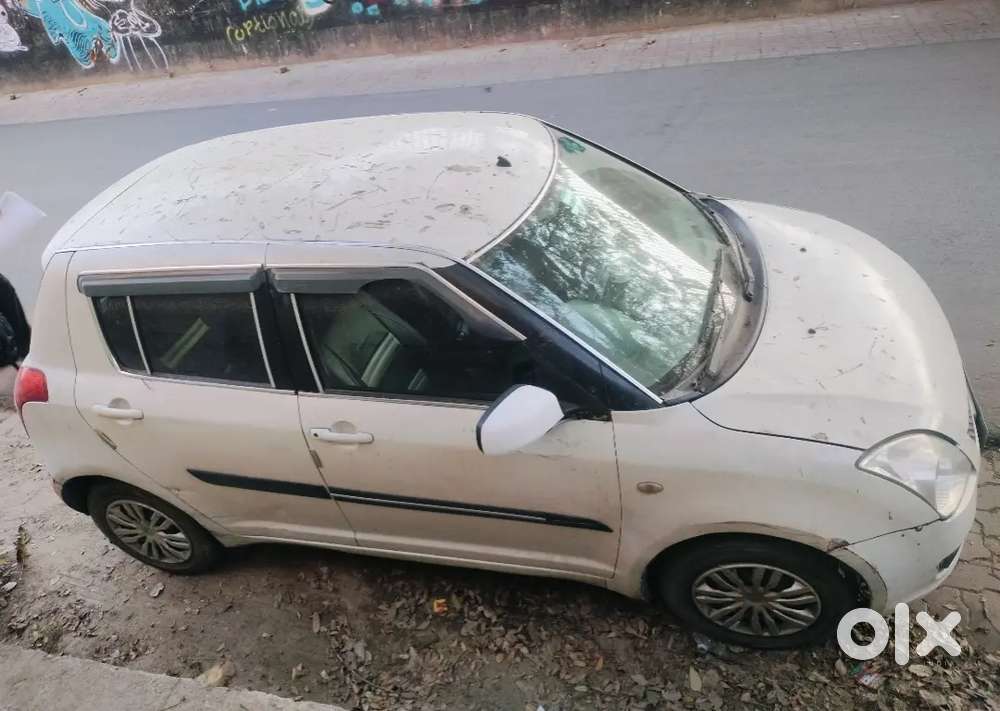 Maruti Suzuki Swift 2011 Cng & Hybrids 97500 Km Driven