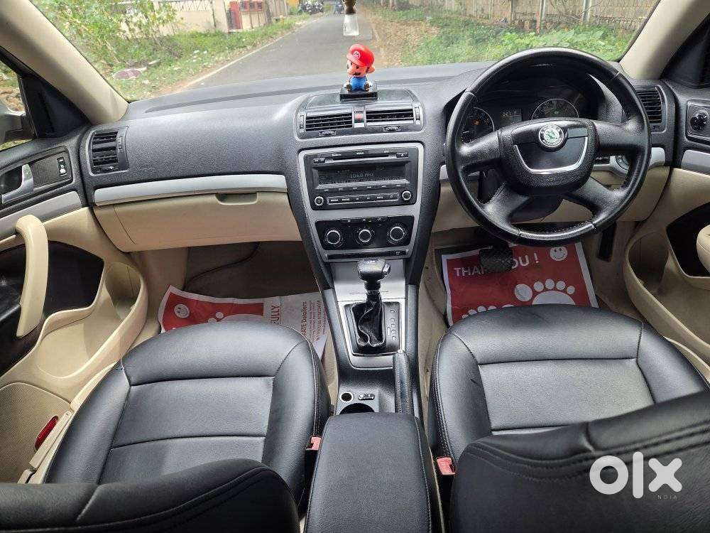 Skoda Laura Ambiente 2.0 Tdi Cr Automatic, 2010, Diesel