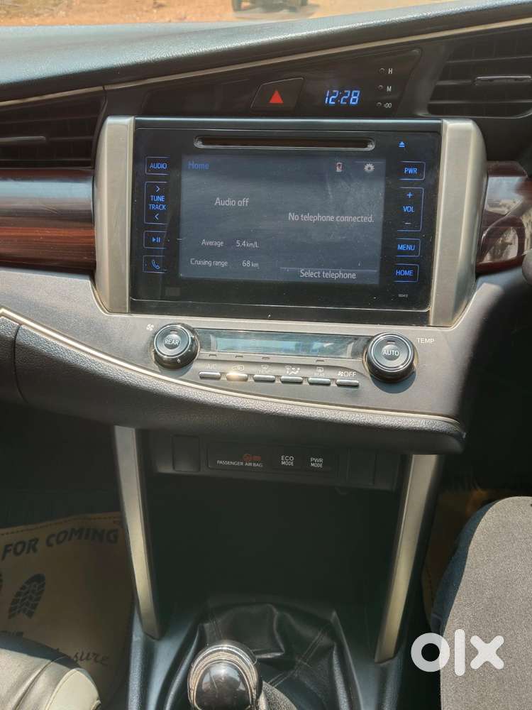 Toyota Innova Crysta 2.4 V, 2016, Diesel