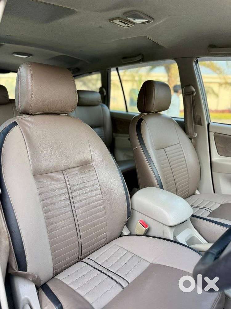 Toyota Innova 2.5 V 8 Str, 2012, Diesel