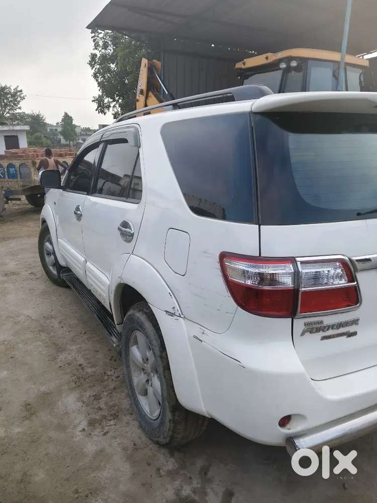 Toyota Fortuner Legender 162000 Km Driven