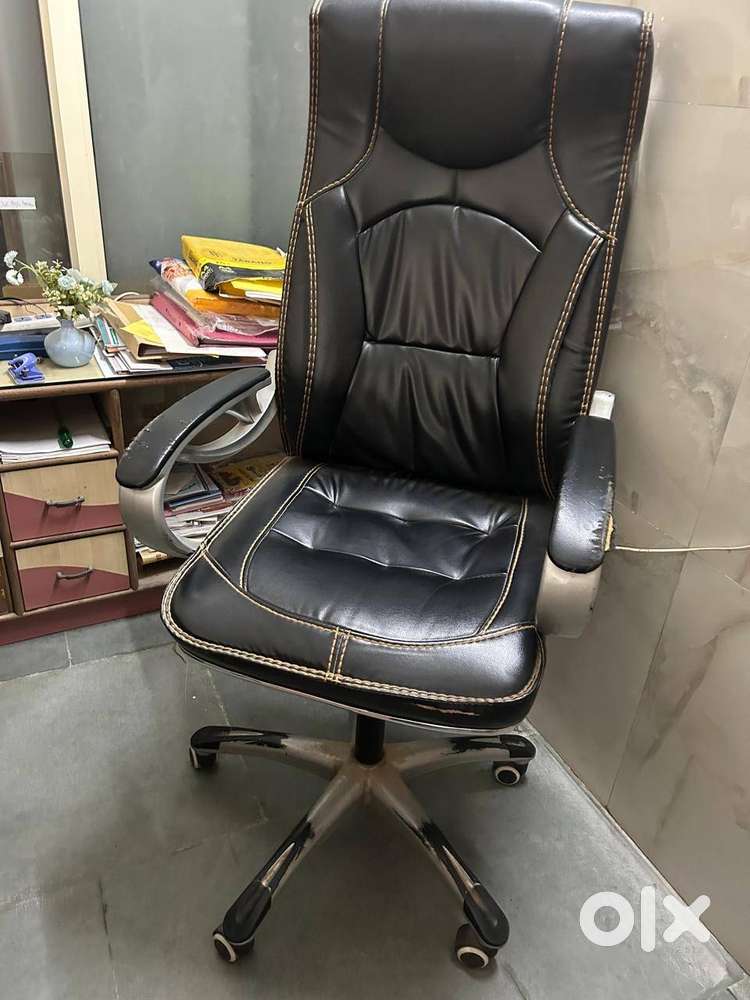 High Back Executive Office Chair  Revolving & Height Adjustable