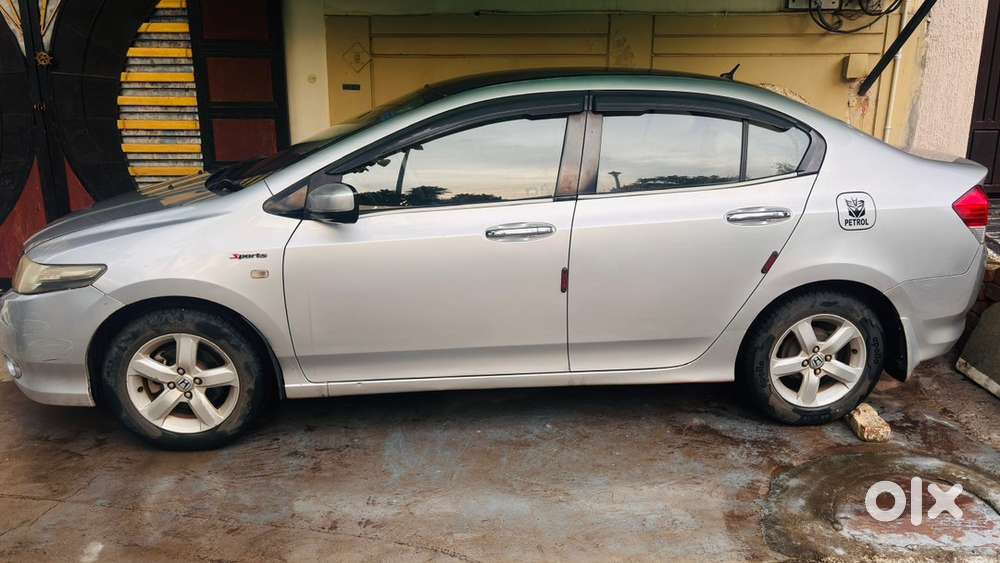 Well Maintained Honda City Ivtec Top Model With Vip Number