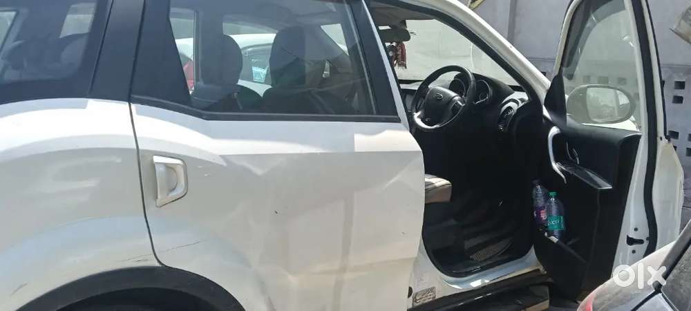 Mahindra Xuv500 2019 Diesel 99000 Km Driven