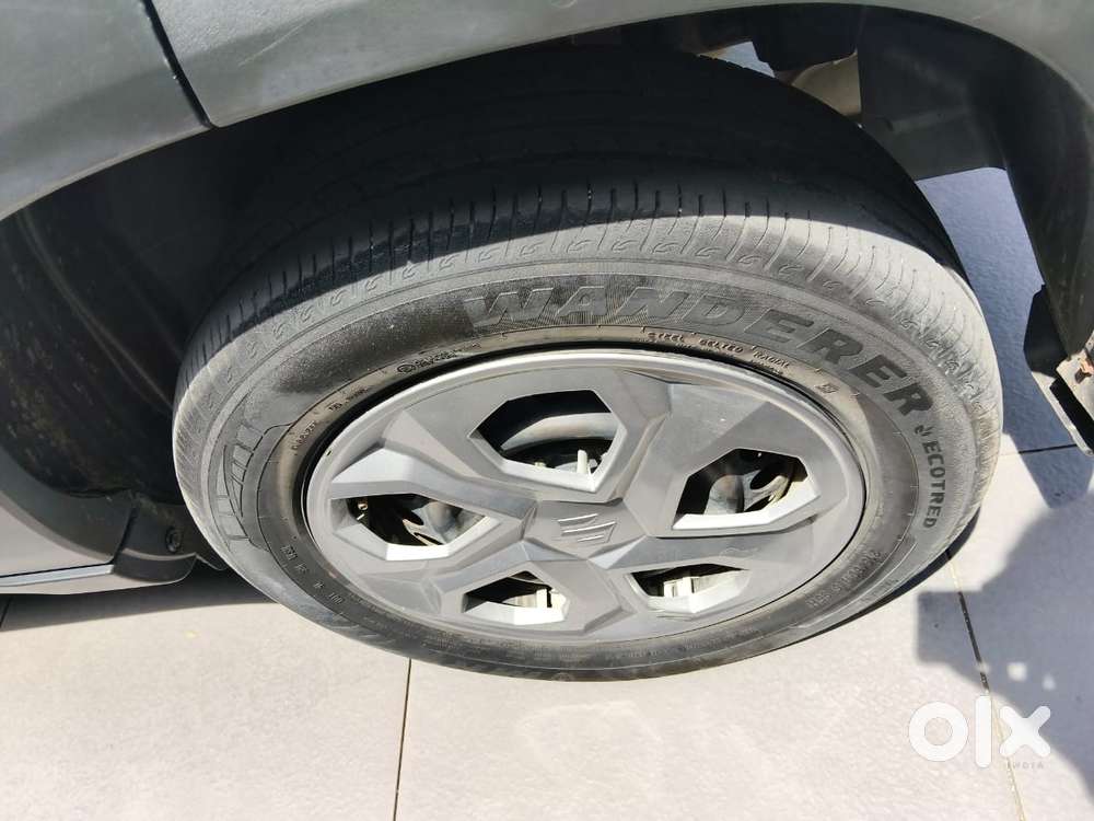 Maruti Suzuki Brezza 1.5 Lxi Smart Hybrid, 2023, Petrol