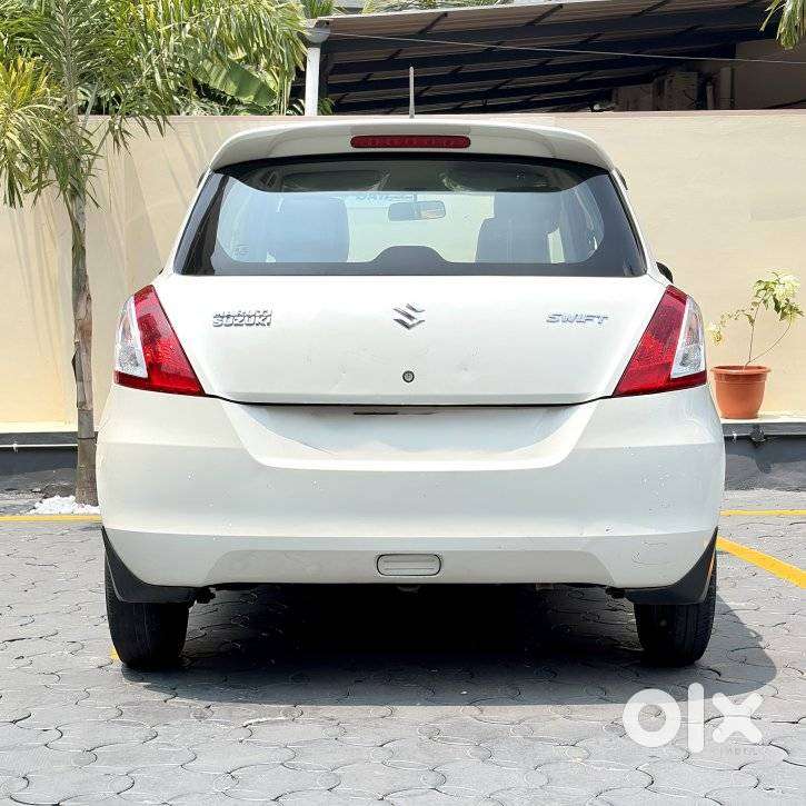Maruti Suzuki Swift Lxi Option, 2017, Petrol