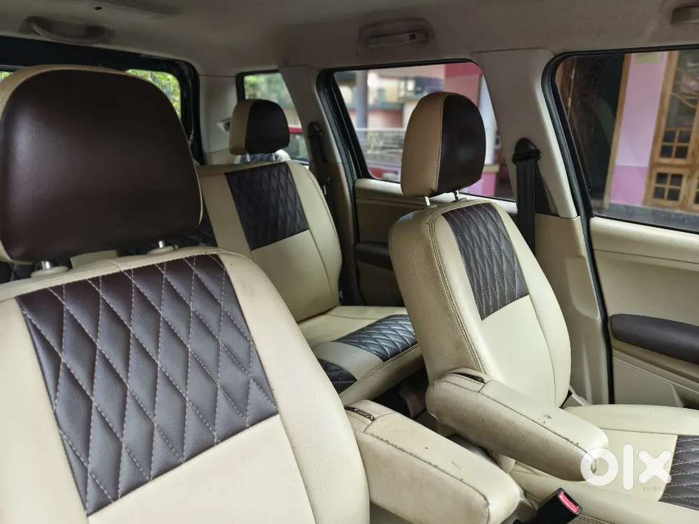 Mahindra Tuv 300 2017  T8