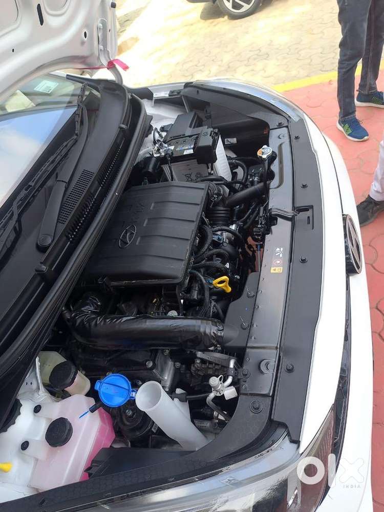 New Hyundai Aura Car H Showroom Se