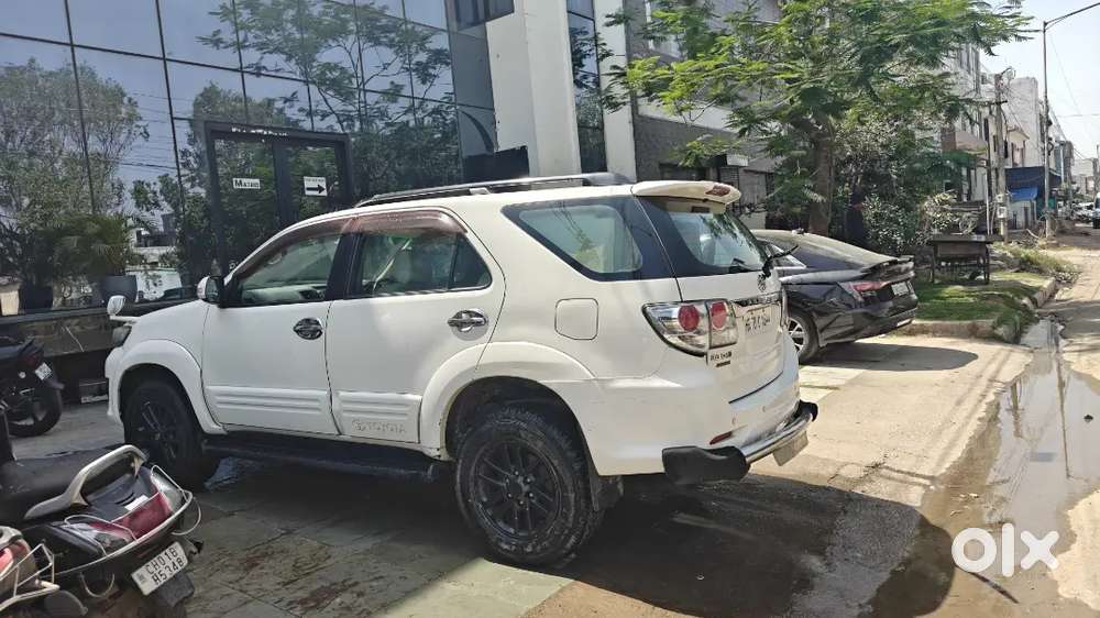 Toyota Fortuner Diesel 2013 Variant
