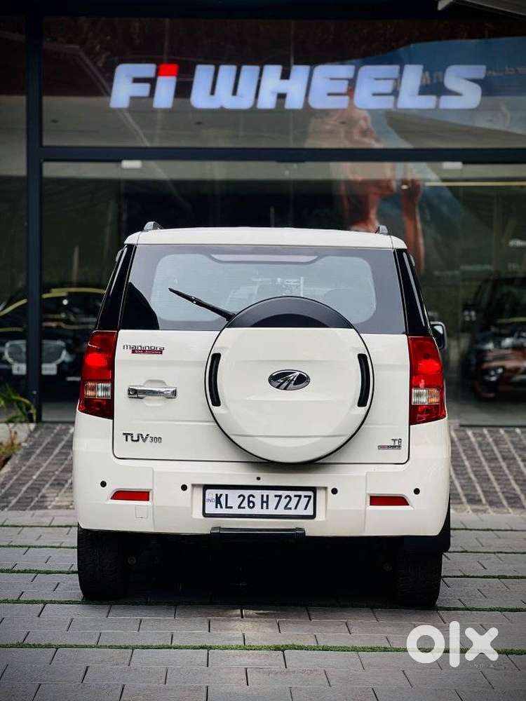 Mahindra Tuv 300 T8 Amt (automatic), 2017, Diesel