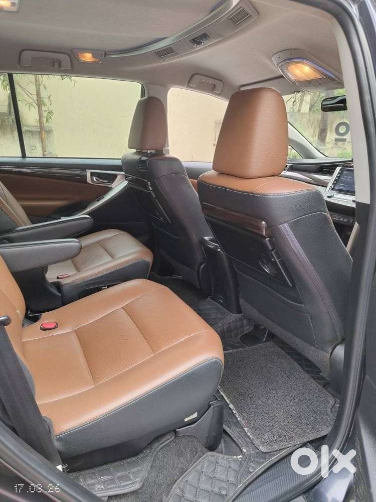 Toyota Innova Crysta 2.8z Automatic, 2022, Diesel