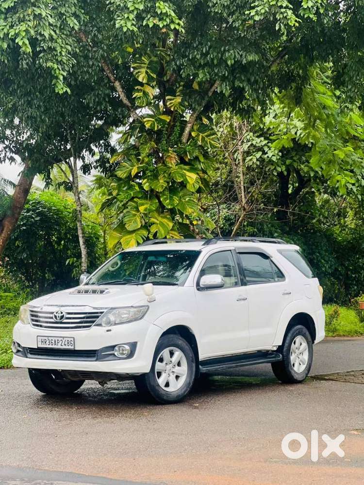 Toyota Fortuner 3.0 4x4 Manual, 2011, Diesel
