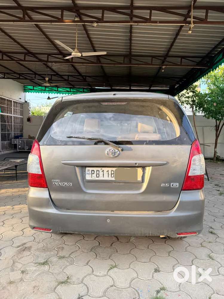 Toyota Innova 2011 Diesel Well Maintained