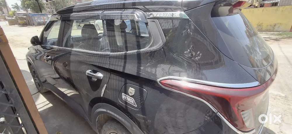 Kia Carens 2024 Petrol 9457 Km Driven