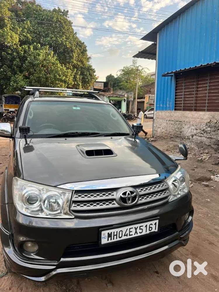 Toyota Fortuner 2011 Diesel 240000 Km Driven