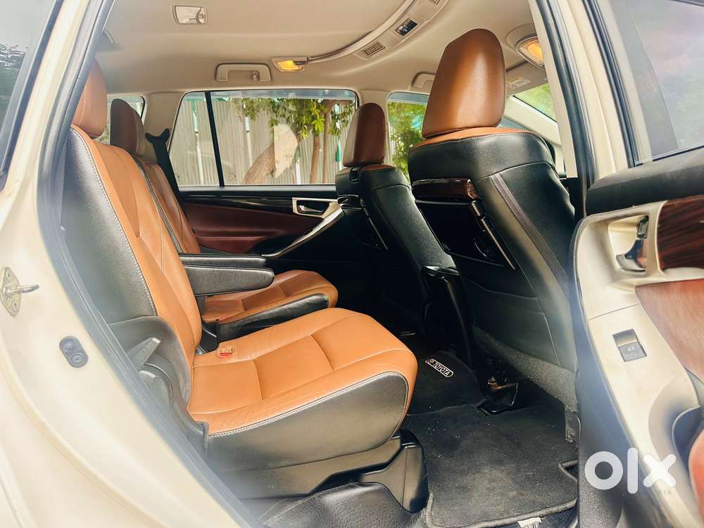 Toyota Innova Crysta 2.8 Zx At 7 Seater, 2017, Diesel