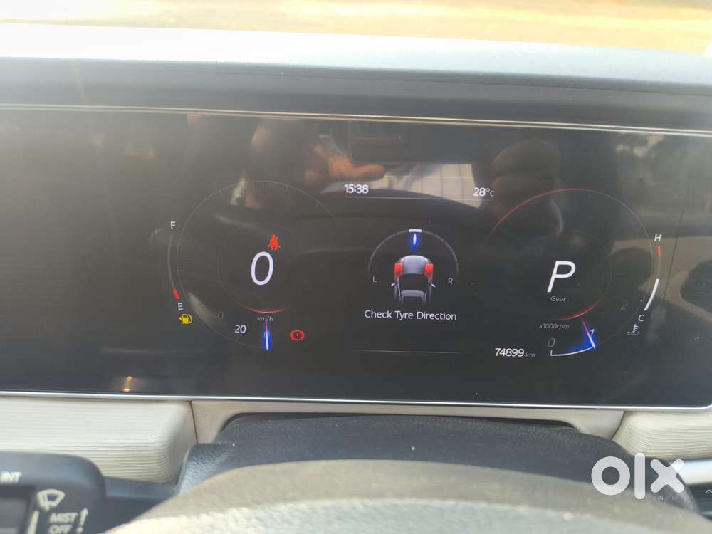 Mahindra Xuv700 2.2 Ax 5 Diesel At 7 Str, 2022, Diesel