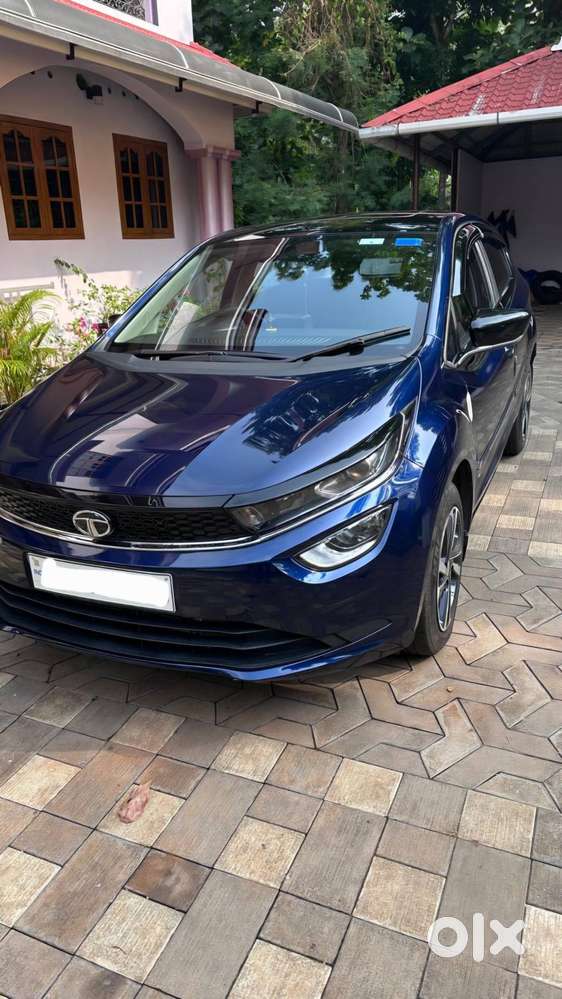2023 Tata Altroz Petrol Dca  14,000 Km  Opera Blue  Single Owner