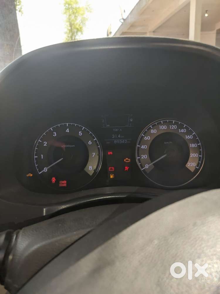 Hyundai Fluidic Verna 2011 Mh Passing