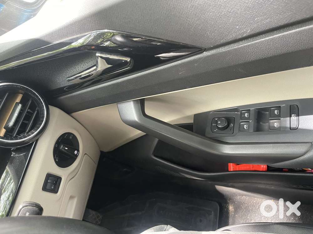 Skoda Slavia 1.0 Tsi Style At, 2023, Petrol