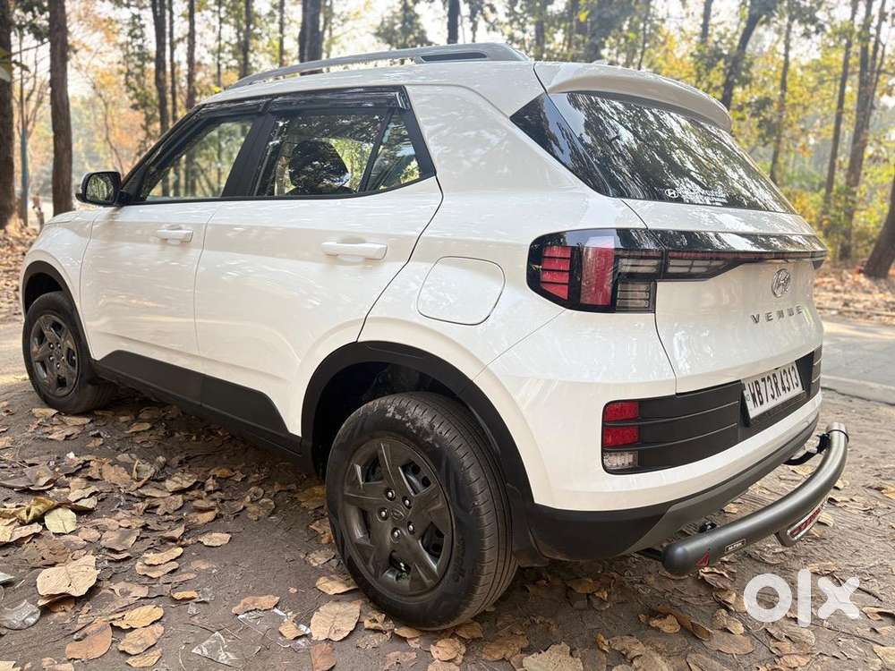 Hyundai Venue 2026 Petrol 4500 Km Driven