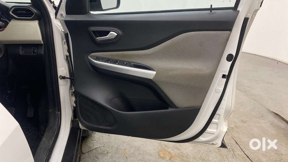Nissan Magnite 1.0 Xv, 2023, Petrol