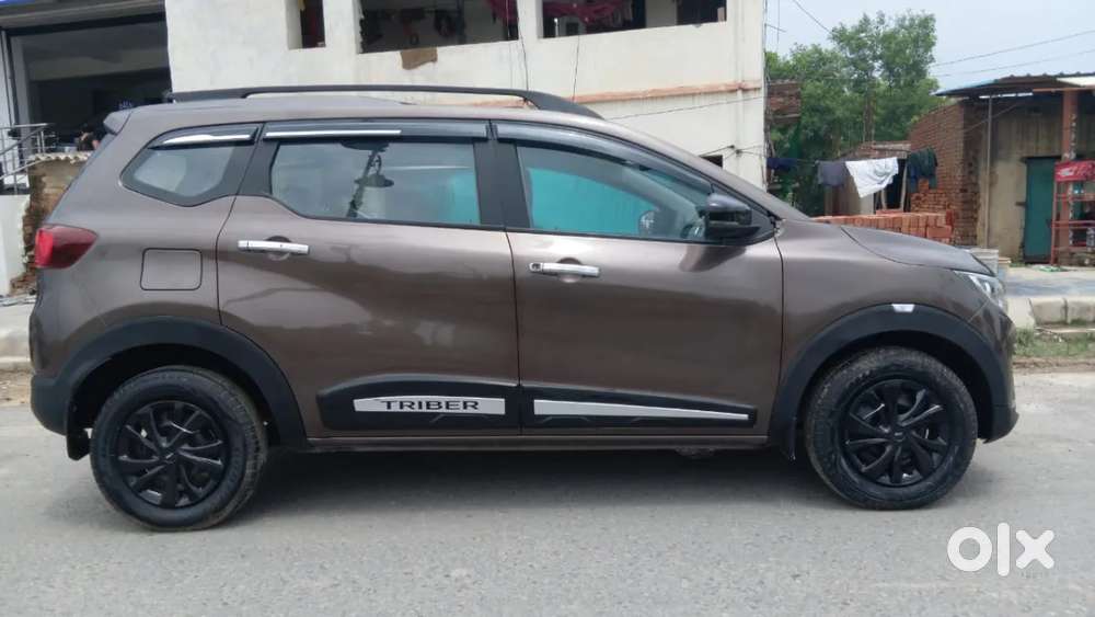 Renault Triber Rxz, 2022, Petrol