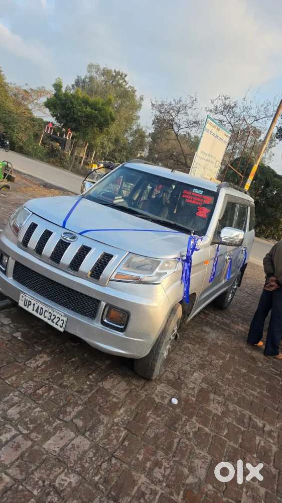Mahindra Tuv 300 T8 2017
