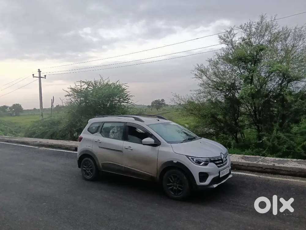 Indian Navy Renault Triber 2nd Top Model.