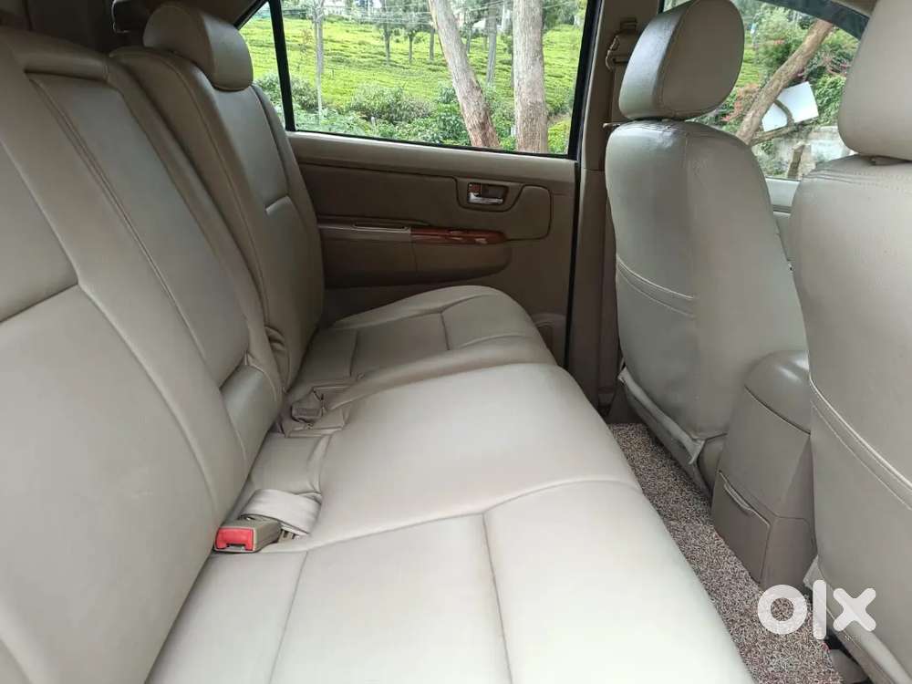 Toyota Fortuner 2011