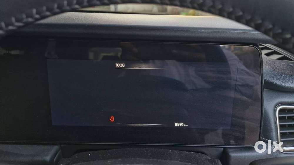 Mahindra Xuv700 2.2 Ax 7 Diesel At Luxury Pack Str Awd, 2025, Diesel